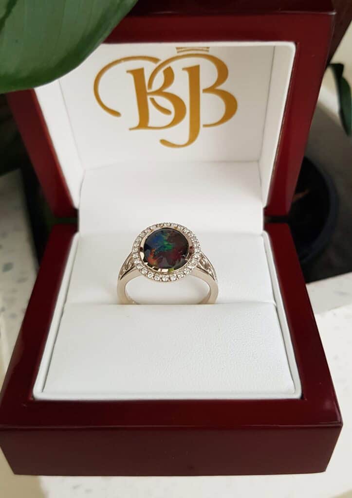 When an engagement ring is too big Burgundy Bespoke Jewellers